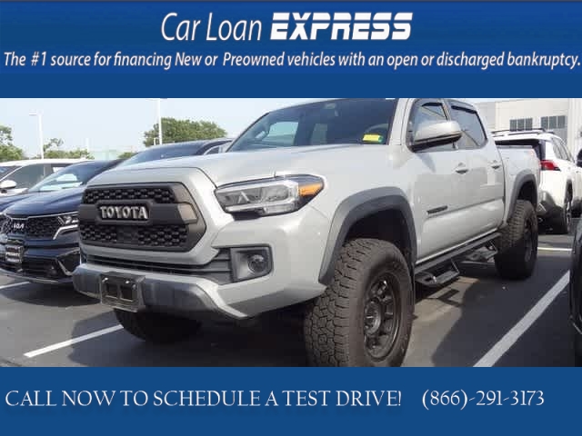 Used 2018  Toyota Tacoma Double Cab 5' Bed V6 4x4 (Natl) at CarloanExpress.Com near Hampton, VA