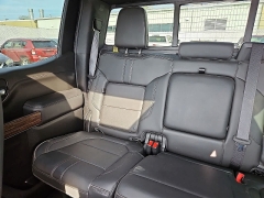 Used 2020  Chevrolet Silverado 1500 4WD Crew Cab 147" High Country at CarloanExpress&period;Com near Hampton&comma; VA