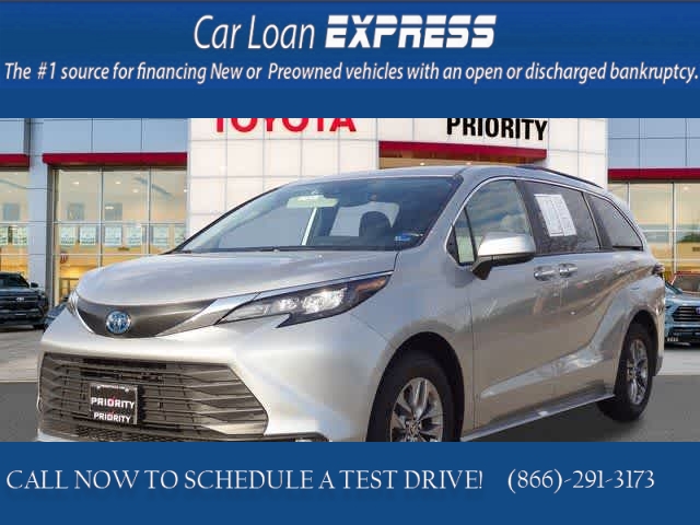 Used 2025  Toyota Sienna XLE FWD &lpar;Natl&rpar; at CarloanExpress&period;Com near Hampton&comma; VA