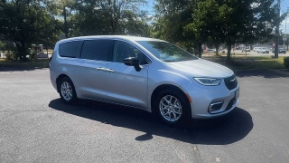 Used 2024  Chrysler Pacifica Touring L FWD at CarloanExpress.Com near Hampton, VA