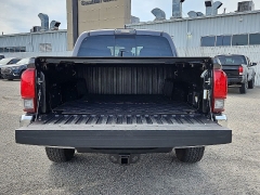 Used 2018  Toyota Tacoma Double Cab 5' Bed V6 4x4 &lpar;Natl&rpar; at CarloanExpress&period;Com near Hampton&comma; VA