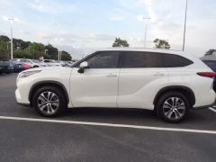 Used 2021  Toyota Highlander XLE FWD at CarloanExpress&period;Com near Hampton&comma; VA