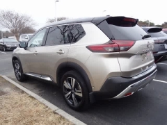 Used 2022  Nissan Rogue FWD Platinum at CarloanExpress&period;Com near Hampton&comma; VA