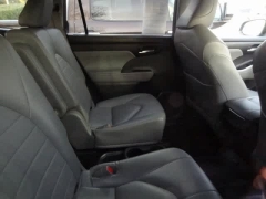 Used 2023  Toyota Highlander FWD &lpar;Natl&rpar; at CarloanExpress&period;Com near Hampton&comma; VA