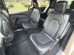 Used 2025  Chrysler Pacifica Select FWD at CarloanExpress&period;Com near Hampton&comma; VA
