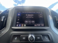 Used 2022  Chevrolet Silverado 1500 4WD Crew Cab 147" Custom at CarloanExpress.Com near Hampton, VA