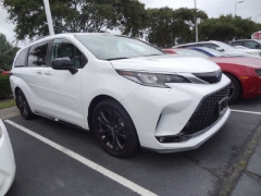 Used 2023  Toyota Sienna XSE FWD 7-Passenger &lpar;Natl&rpar; at CarloanExpress&period;Com near Hampton&comma; VA