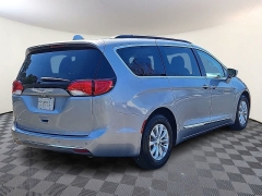 Used 2017  Chrysler Pacifica Touring-L FWD at CarloanExpress&period;Com near Hampton&comma; VA