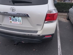 Used 2013  Toyota Highlander 4WD 4dr V6 &lpar;Natl&rpar; at CarloanExpress&period;Com near Hampton&comma; VA