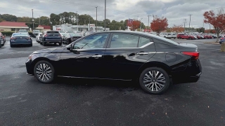 Used 2024  Nissan Altima 2.5 SV Sedan at CarloanExpress.Com near Hampton, VA
