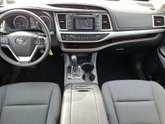 Used 2019  Toyota Highlander LE V6 AWD &lpar;Natl&rpar; at CarloanExpress&period;Com near Hampton&comma; VA