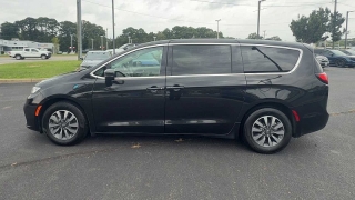 Used 2023  Chrysler Pacifica Hybrid Touring L FWD at CarloanExpress&period;Com near Hampton&comma; VA