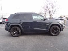 Used 2017  Jeep Cherokee Trailhawk L Plus 4x4 at CarloanExpress&period;Com near Hampton&comma; VA