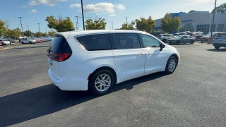 Used 2025  Chrysler Pacifica Select FWD at CarloanExpress&period;Com near Hampton&comma; VA