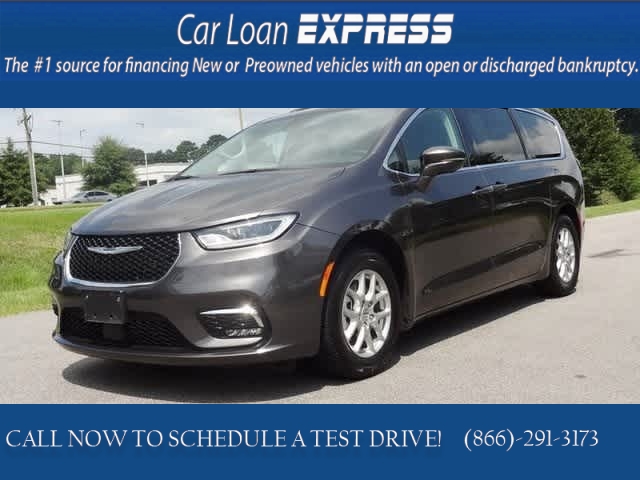 Used 2022  Chrysler Pacifica Touring L FWD at CarloanExpress.Com near Hampton, VA