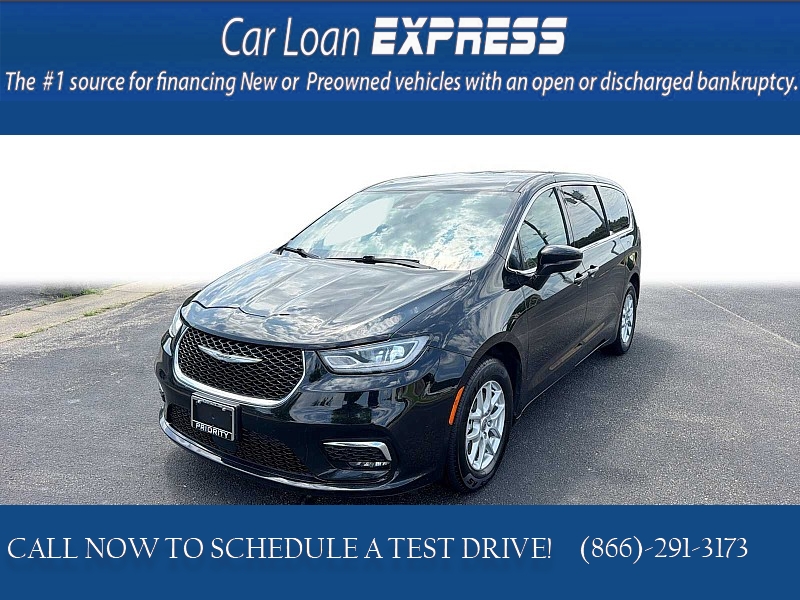 Used 2025  Chrysler Pacifica Select FWD at CarloanExpress&period;Com near Hampton&comma; VA