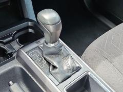 Used 2018  Toyota Tacoma Double Cab 5' Bed V6 4x4 &lpar;Natl&rpar; at CarloanExpress&period;Com near Hampton&comma; VA