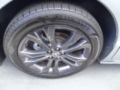 Used 2024  Toyota Sienna XSE FWD 7-Passenger at CarloanExpress&period;Com near Hampton&comma; VA