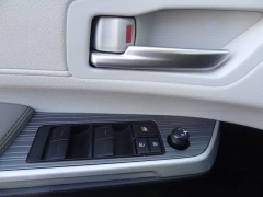 Used 2025  Toyota Sienna XLE FWD &lpar;Natl&rpar; at CarloanExpress&period;Com near Hampton&comma; VA