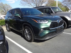 Used 2024  Toyota Highlander Hybrid Platinum AWD at CarloanExpress&period;Com near Hampton&comma; VA