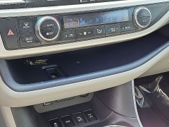 Used 2019  Toyota Highlander Limited V6 AWD &lpar;Natl&rpar; at CarloanExpress&period;Com near Hampton&comma; VA