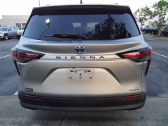 Used 2021  Toyota Sienna LE FWD 8-Passenger at CarloanExpress&period;Com near Hampton&comma; VA