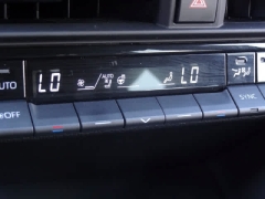 Used 2025  Toyota Crown Signia AWD &lpar;Natl&rpar; at CarloanExpress&period;Com near Hampton&comma; VA