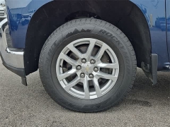 Used 2019  Chevrolet Silverado 1500 4WD Crew Cab 147" LT at CarloanExpress.Com near Hampton, VA