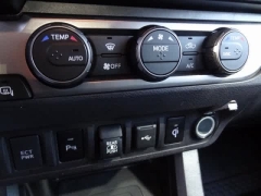 Used 2020  Toyota Tacoma 4WD Limited Double Cab 5' Bed V6 AT &lpar;Natl&rpar; at CarloanExpress&period;Com near Hampton&comma; VA