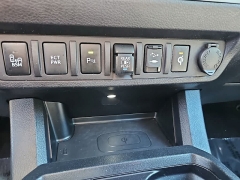 Used 2019  Toyota Tacoma 4WD Double Cab 5' Bed V6 &lpar;Natl&rpar; at CarloanExpress&period;Com near Hampton&comma; VA