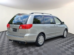 Used 2010  Toyota Sienna 5dr 7-Pass Van XLE FWD &lpar;Natl&rpar; at CarloanExpress&period;Com near Hampton&comma; VA