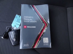 Used 2023  Toyota Highlander FWD &lpar;Natl&rpar; at CarloanExpress&period;Com near Hampton&comma; VA