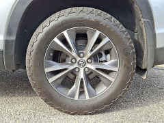Used 2019  Toyota Highlander LE V6 AWD &lpar;Natl&rpar; at CarloanExpress&period;Com near Hampton&comma; VA
