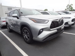 Used 2022  Toyota Highlander XLE AWD at CarloanExpress&period;Com near Hampton&comma; VA
