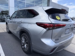 Used 2022  Toyota Highlander Hybrid Platinum AWD at CarloanExpress.Com near Hampton, VA