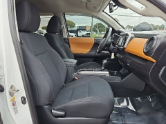 Used 2019  Toyota Tacoma 2WD Double Cab 5' Bed V6 AT &lpar;Natl&rpar; at CarloanExpress&period;Com near Hampton&comma; VA