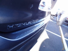 Used 2023  Toyota Highlander FWD &lpar;Natl&rpar; at CarloanExpress&period;Com near Hampton&comma; VA