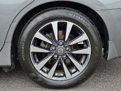 Used 2017  Nissan Altima 2&period;5 SV Sedan at CarloanExpress&period;Com near Hampton&comma; VA