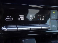 Used 2023  Toyota Highlander FWD &lpar;Natl&rpar; at CarloanExpress&period;Com near Hampton&comma; VA