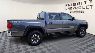 Used 2018  Toyota Tacoma Double Cab 5' Bed V6 4x4 &lpar;Natl&rpar; at CarloanExpress&period;Com near Hampton&comma; VA