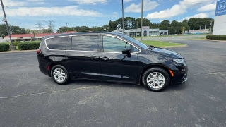 Used 2025  Chrysler Pacifica Select FWD at CarloanExpress&period;Com near Hampton&comma; VA