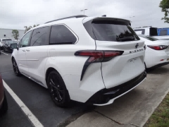 Used 2023  Toyota Sienna XSE FWD 7-Passenger &lpar;Natl&rpar; at CarloanExpress&period;Com near Hampton&comma; VA