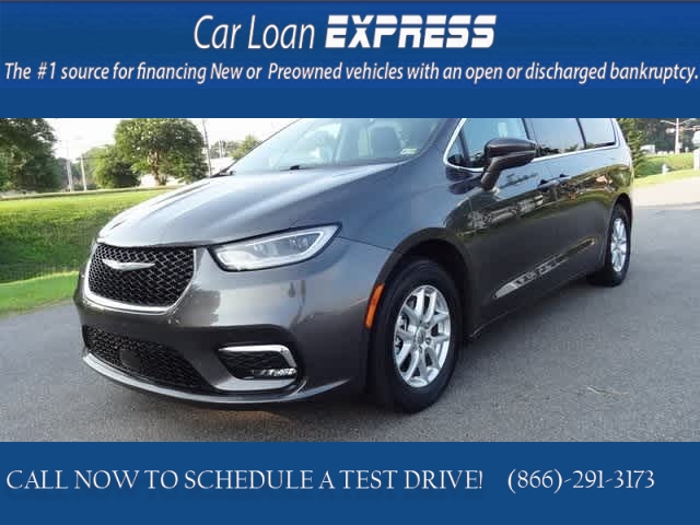 Used 2022  Chrysler Pacifica Touring L FWD at CarloanExpress.Com near Hampton, VA