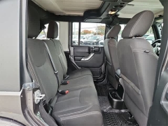 Used 2017  Jeep Wrangler Unlimited 4WD 4dr Sahara at CarloanExpress.Com near Hampton, VA