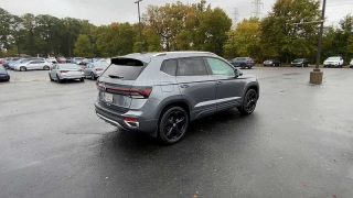 Used 2025  Volkswagen Taos SEL 4MOTION at CarloanExpress.Com near Hampton, VA