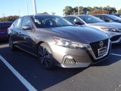 Used 2022  Nissan Altima 2.5 SV Sedan at CarloanExpress.Com near Hampton, VA