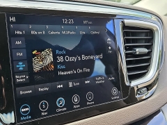Used 2020  Chrysler Pacifica 4d Wagon Touring at CarloanExpress&period;Com near Hampton&comma; VA