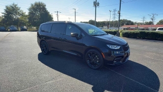 Used 2026  Chrysler Pacifica Limited FWD at CarloanExpress&period;Com near Hampton&comma; VA