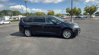 Used 2025  Chrysler Pacifica Select FWD at CarloanExpress&period;Com near Hampton&comma; VA