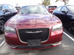 Used 2019  Chrysler 300 4d Sedan RWD S V6 at CarloanExpress&period;Com near Hampton&comma; VA